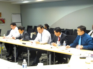 УИХ-ЫН ГИШҮҮД АНУ-Д АЖИЛЛАЖ БАЙНА.