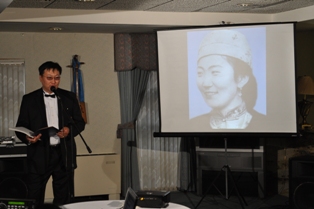 Монгол Улсын Ардын жүжигчин Аюушийн Загдсүрэнгийн дурсгалд зориулсан тоглолт болов.