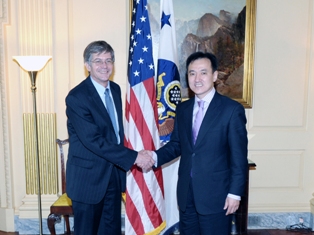 Д.ЦОГТБААТАР ЖЕЙМС СТАЙНБЕРГТЭЙ УУЛЗАВ