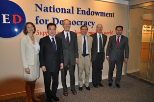 ТӨРИЙН НАРИЙН БИЧГИЙН ДАРГА Д.ЦОГТБААТАР ВАШИНГТОН  ХОТНОО АЖЛЫН АЙЛЧЛАЛ ХИЙЖ БАЙНА