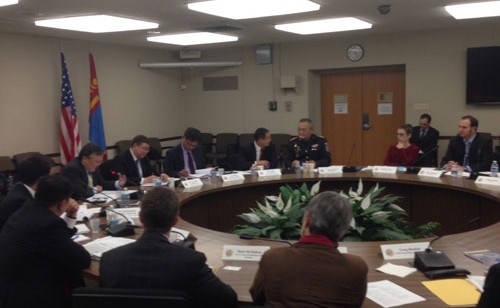 МОНГОЛ, АМЕРИКИЙН ЗӨВЛӨЛДӨХ УУЛЗАЛТ БОЛОВ