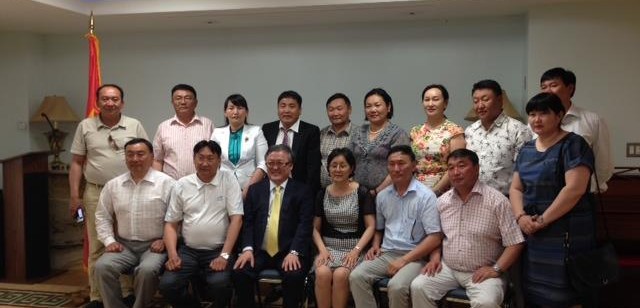 ЭЛЧИН САЙД ТӨРИЙН АЛБАНЫ САЛБАР ЗӨВЛӨЛИЙН ГИШҮҮДИЙГ ХҮЛЭЭН АВЧ УУЛЗАВ