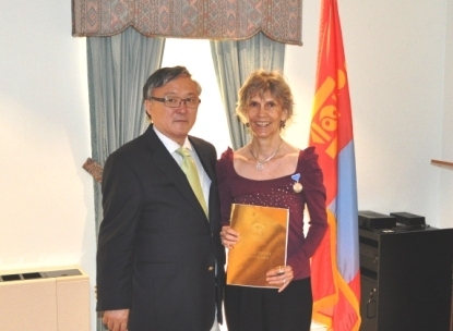 LOU IVEY AWARDED A FRIENDSHIP MEDAL