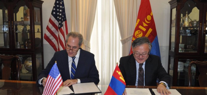 МОНГОЛ УЛС, АМЕРИКИЙН НЭГДСЭН УЛС ХООРОНДЫН  ИЛ ТОД БАЙДЛЫН ТУХАЙ ХЭЛЭЛЦЭЭРИЙГ ХҮЧИН ТӨГӨЛДӨР БОЛГОХ БАРИМТ БИЧИГТ ГАРЫН ҮСЭГ ЗУРАВ.