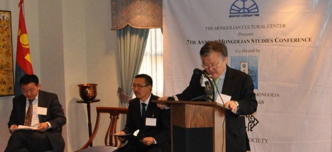 “МОНГОЛ СУДЛАЛЫН ЭРДЭМ ШИНЖИЛГЭЭНИЙ 11 ДҮГЭЭР БАГА ХУРАЛ”-Д  ОРОЛЦОХЫГ УРЬЖ БАЙНА.