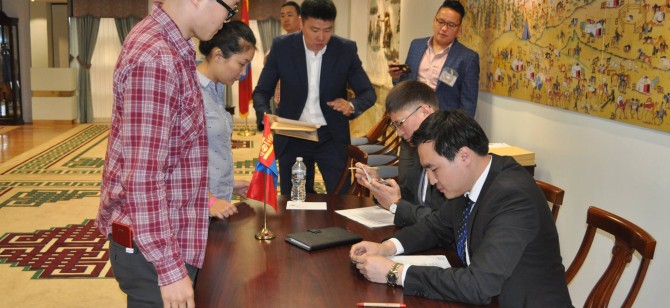 МОНГОЛ УЛСЫН ЕРӨНХИЙЛӨГЧИЙН СОНГУУЛИЙН САНАЛ АВАХ АЖИЛЛАГАА ЭХЭЛЛЭЭ.