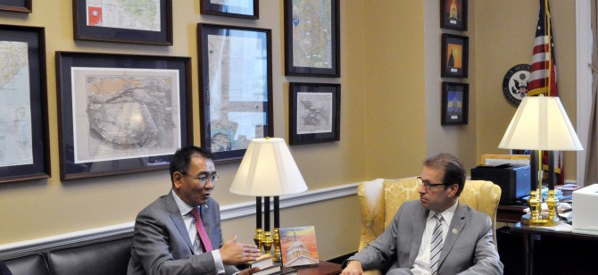 МОНГОЛ, АМЕРИКИЙН ПАРЛАМЕНТЫН ХАМТЫН АЖИЛЛАГААНЫ АСУУДЛААР САНАЛ СОЛИЛЦОВ.