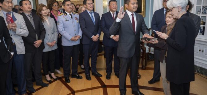 АНУ-ын Элчин сайд Р.Буанган-ы тангараг өргөх ёслол болов.