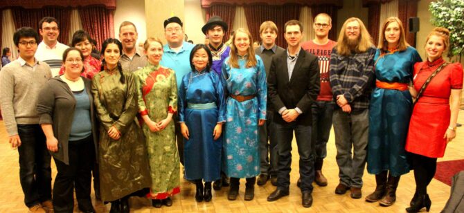 ИНДИАНАГИЙН ИХ СУРГУУЛИЙН АХЛАХ БАГШ ЛЭГДЭНГИЙН ЦЭРЭНЧУНТ ХӨДӨЛМӨРИЙН ГАВЬЯАНЫ УЛААН ТУГИЙН ОДОНГООР ШАГНУУЛЛАА