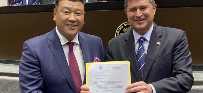 Монгол Улсаас Мексикийн Нэгдсэн Улсад хавсран суугаа Элчин сайд Ө.Батбаяр Мехико хотноо ажиллав.