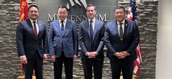 ГХЯ-НЫ ТӨРИЙН НАРИЙН БИЧГИЙН ДАРГА Н.АНХБАЯР АНУ-ЫН МЯНГАНЫ СОРИЛТЫН КОРПОРАЦЫН УДИРДЛАГАТАЙ УУЛЗАВ